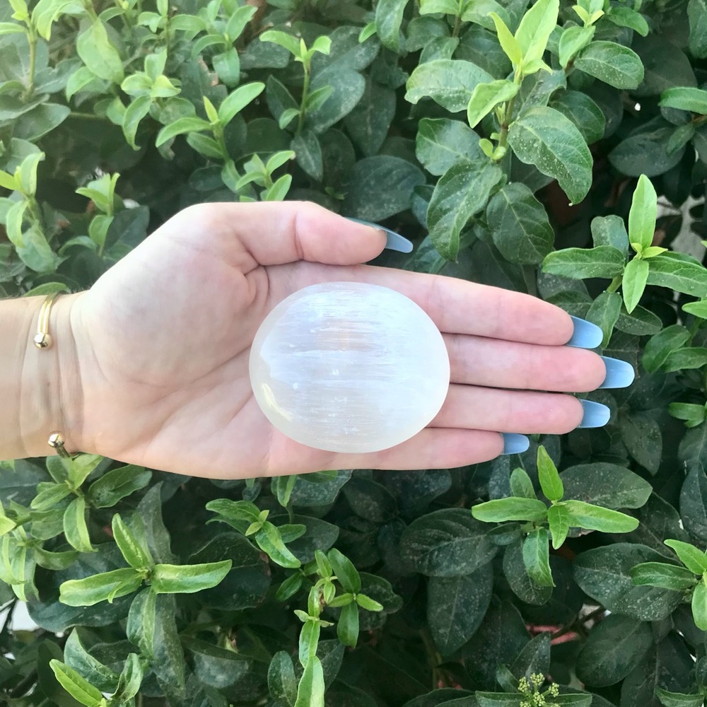 Med. Selenite Palm Stone 🤍